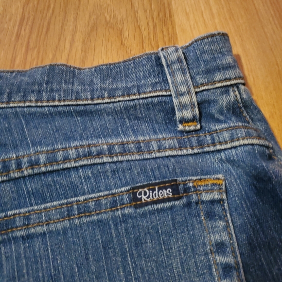 Riders Blue Distressed Jean Shorts Size 6 EUC - Picture 3 of 7
